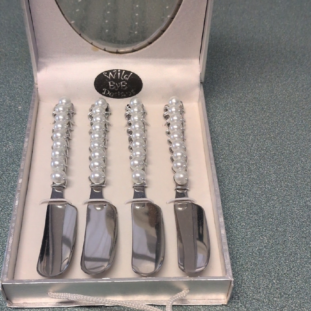 Wild Eye Designs Pearl Handle Cheese Spreaders